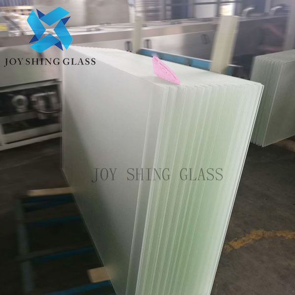 Ultra Clear Low Iron Solar Glass 3.2mm Tempered Solar Glass For Sun Room